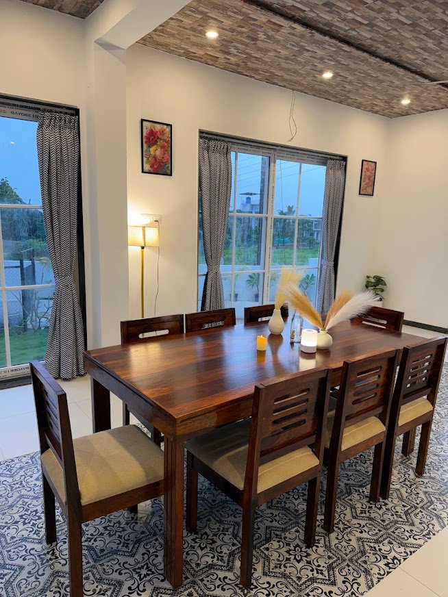 Coastal Diaries Restaurant — Dining area