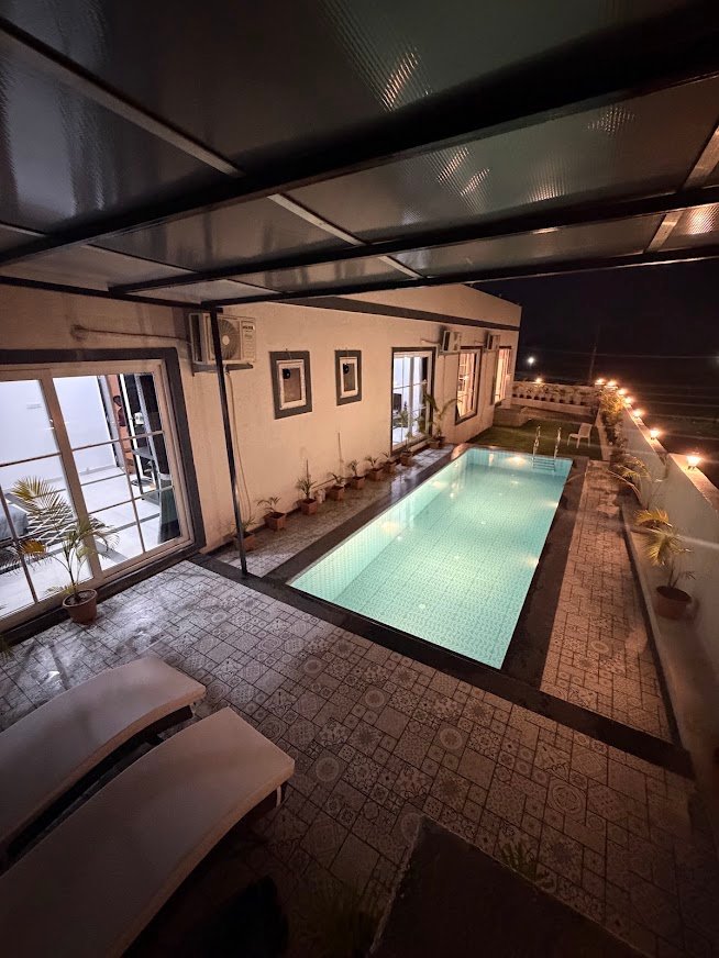 Coastal Diaries Restaurant — Pool