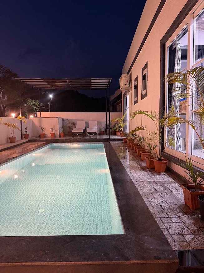 Coastal Diaries Restaurant — Pool