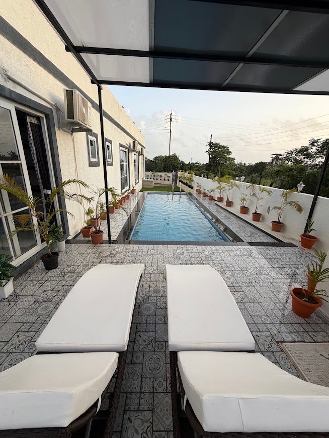 Coastal Diaries Restaurant — Pool
