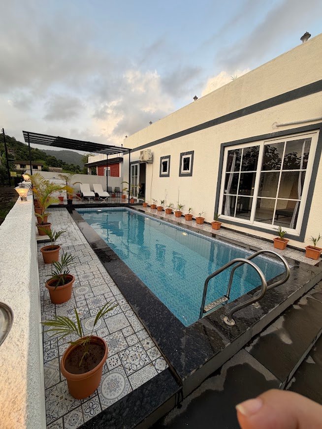 Coastal Diaries Restaurant — Pool