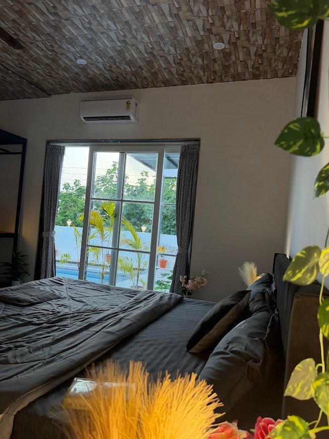 Coastal Diaries Restaurant — Bedroom