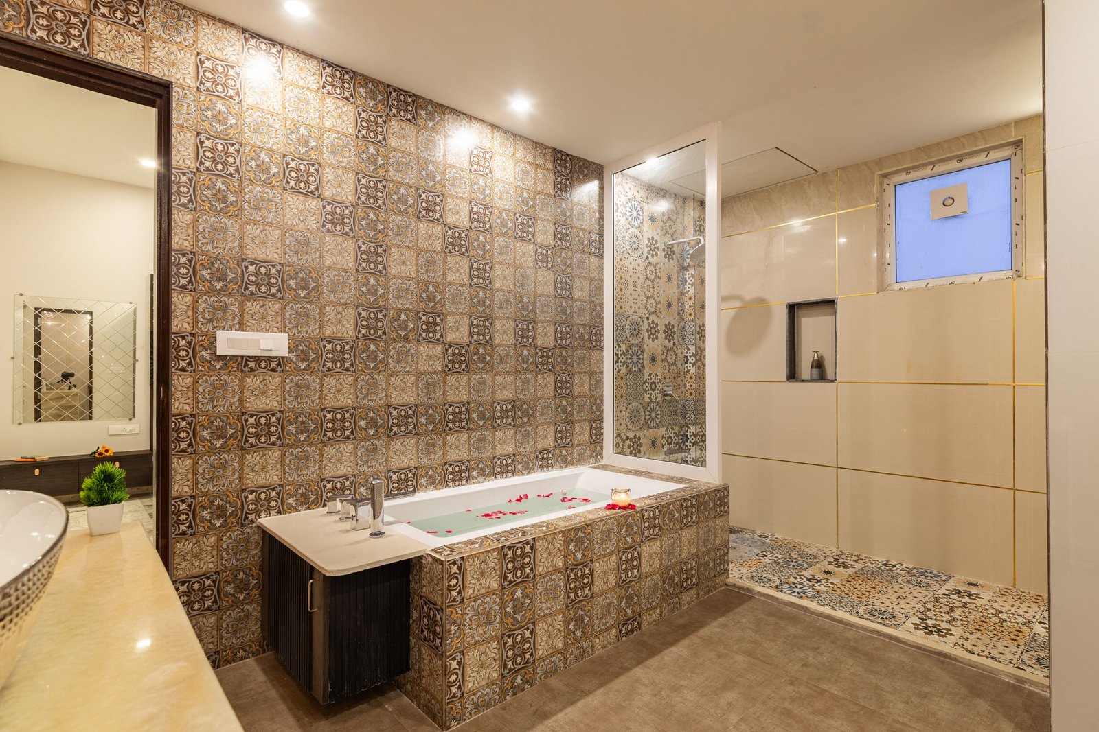 Coastal Diaries Restaurant — Bathroom
