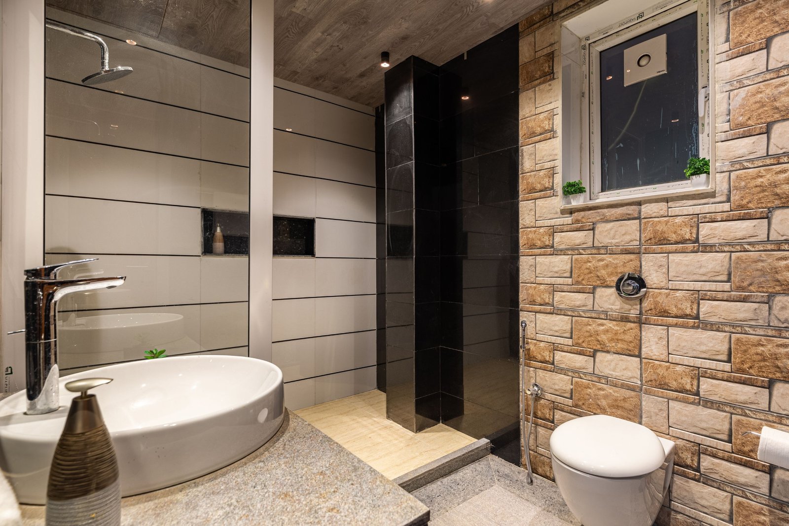 Coastal Diaries Restaurant — Bathroom