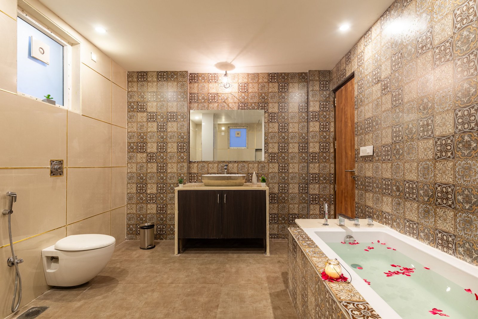 Coastal Diaries Restaurant — Bathroom