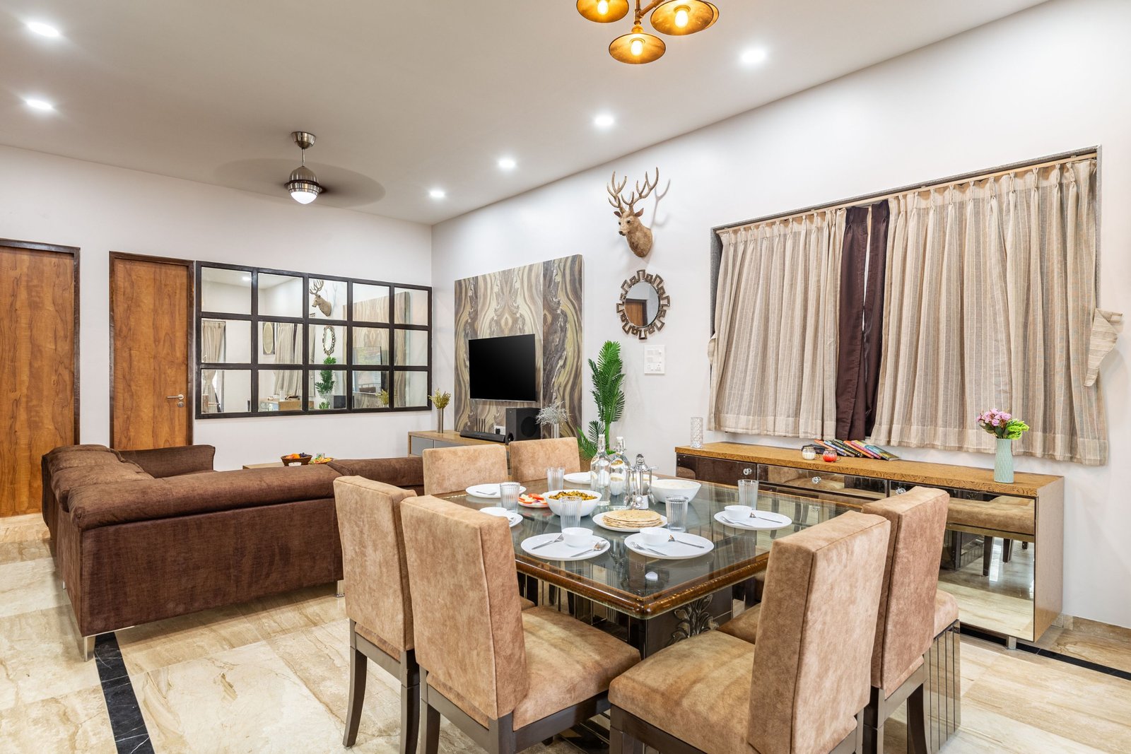 Coastal Diaries Restaurant — Dining area