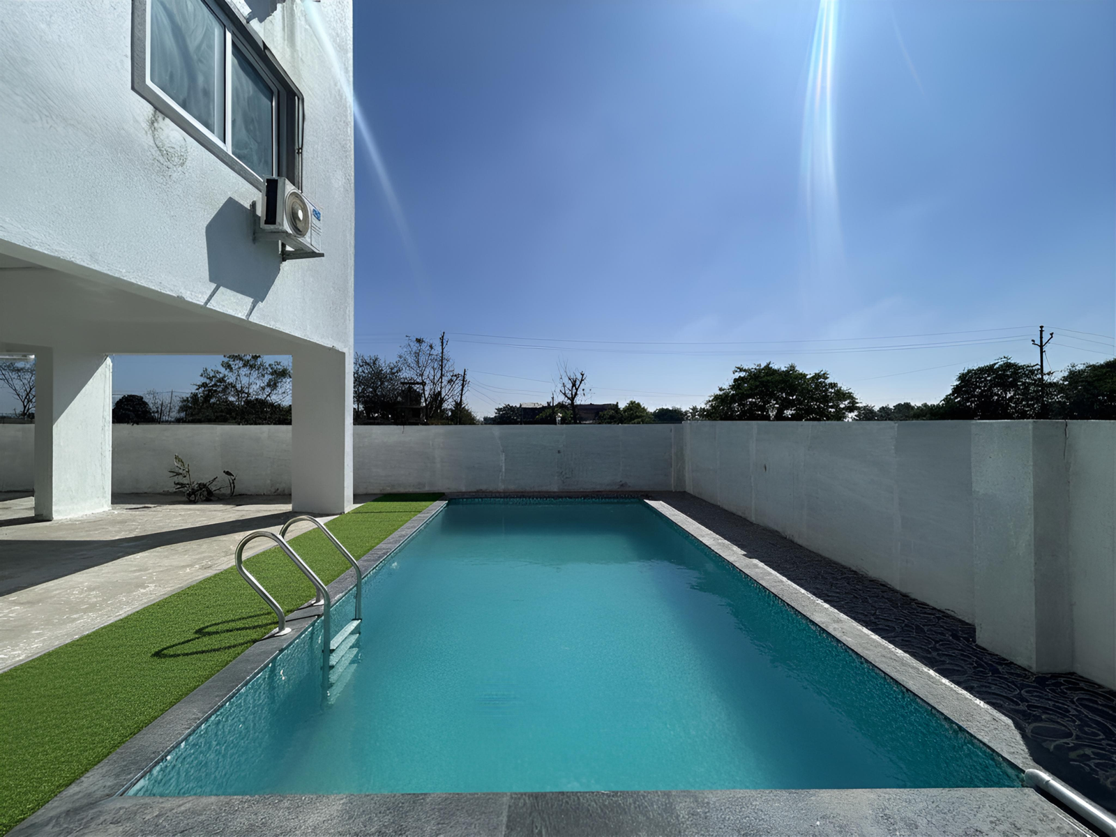 Coastal Diaries Restaurant — Pool