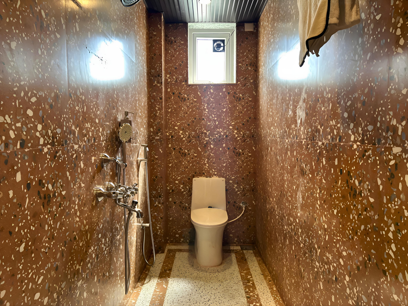 Coastal Diaries Restaurant — Full bathroom