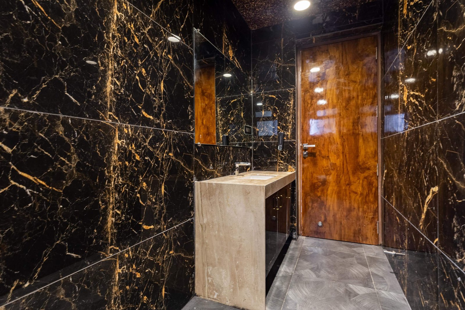 Coastal Diaries Restaurant — Bathroom