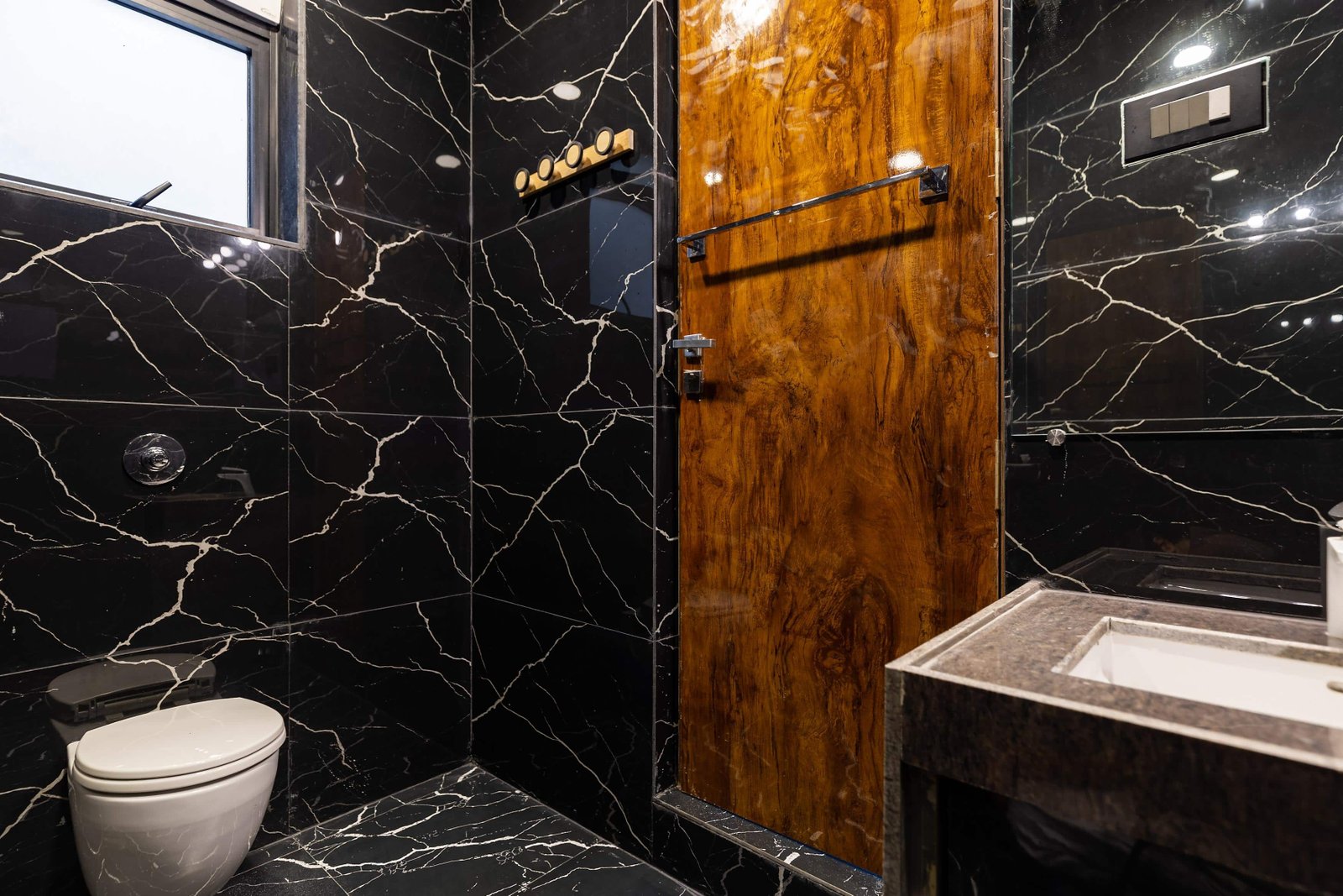 Coastal Diaries Restaurant — Bathroom