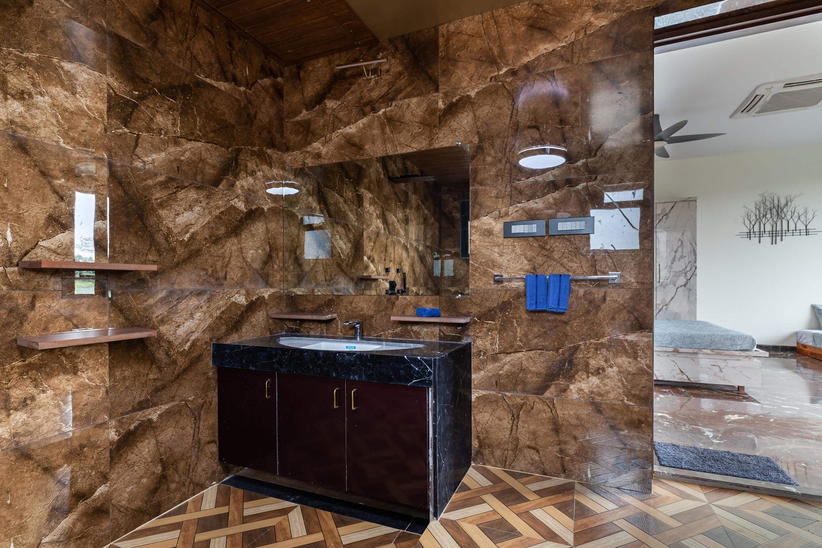 Coastal Diaries Restaurant — Bathroom