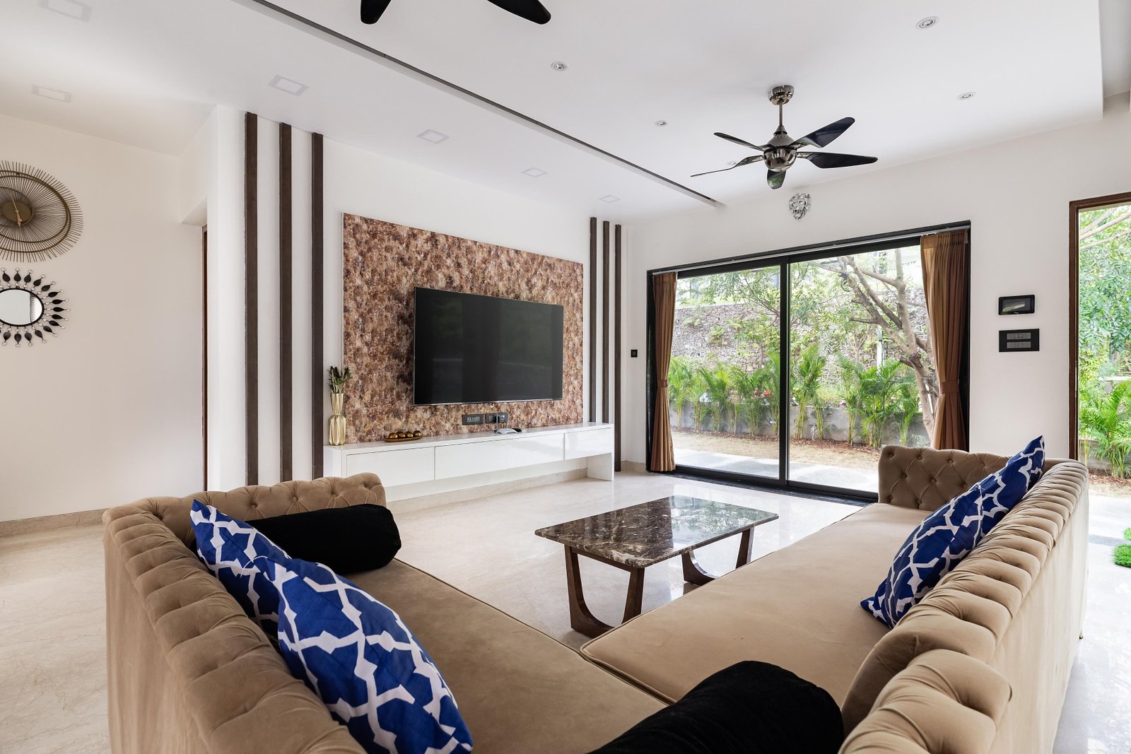 Coastal Diaries Restaurant — Living room