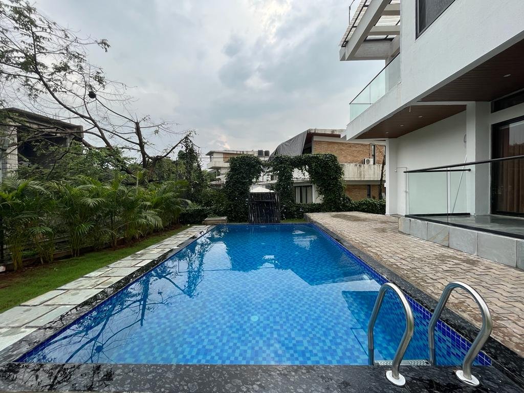 Coastal Diaries Restaurant — Pool