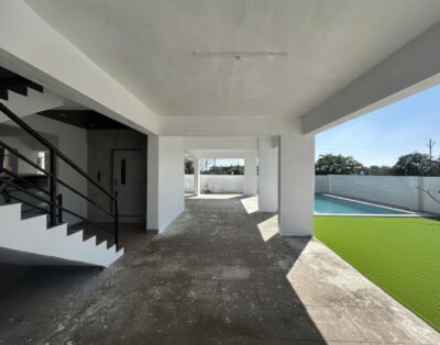 Sky Hold- Premium Suites and Villa